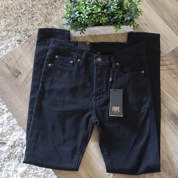 Frye Addie Skinny Jean Black Ember NWT - Picture 1 of 5